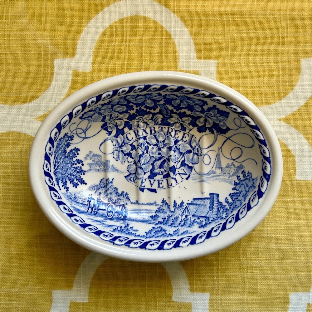 Crabtree & Evelyn bathroom soap dish blue floral design